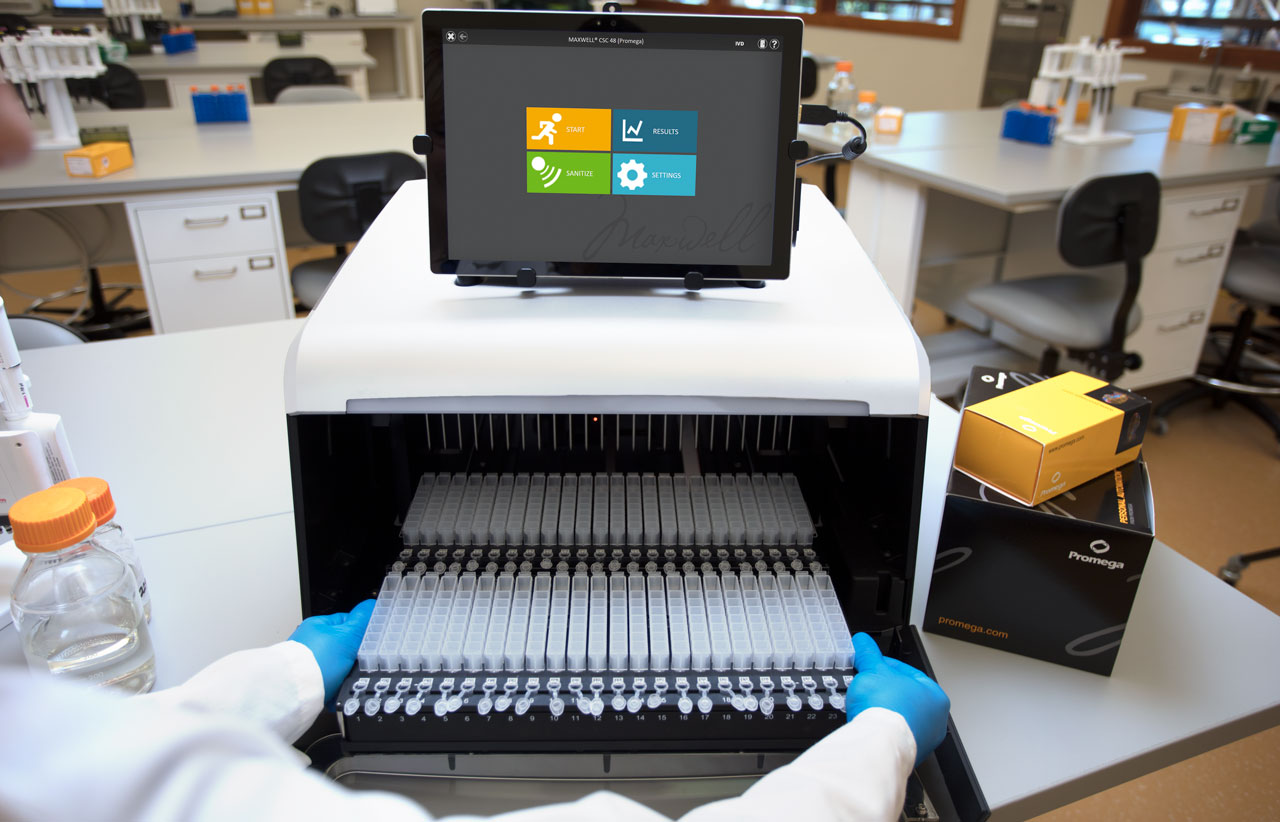 Placing deck tray in Maxwell CSC 48 Instrument